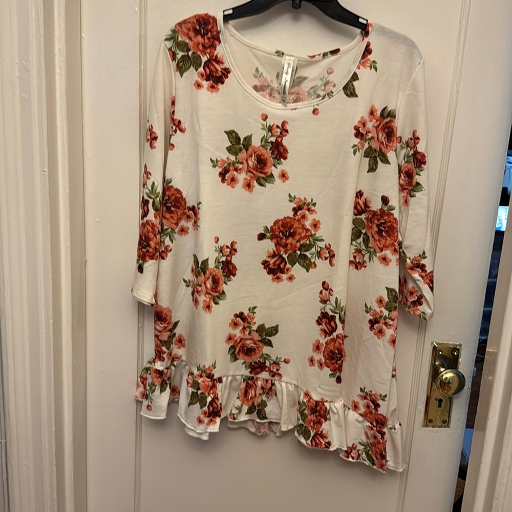 New Simply irresistible plus tunic ruffle top 1X. - Picture 3 of 5